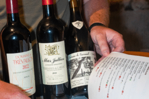 Lire la suite à propos de l’article Cornichon : la cave à trinquer qui réinvente l’apéro sur les quais de Bordeaux